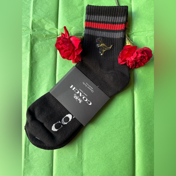 🦖 COACH SPORT QUARTER CREW SOCKS 🦖 NWT 🦖 - Picture 1 of 16